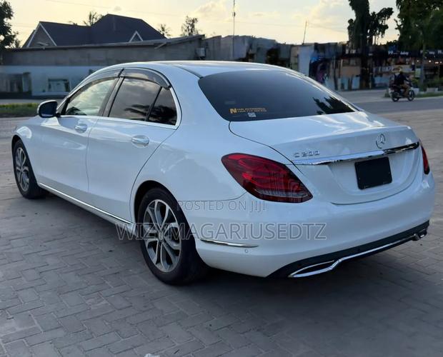 Mercedes-Benz C200 2014 Ivory