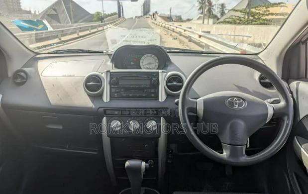 Toyota IST 2003 White