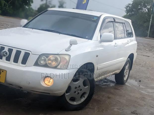 Toyota Kluger 2004 White