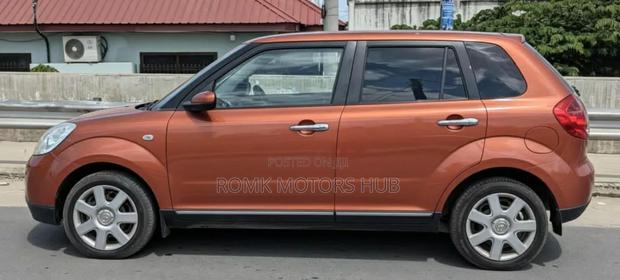 Mazda Verisa 2009 Red
