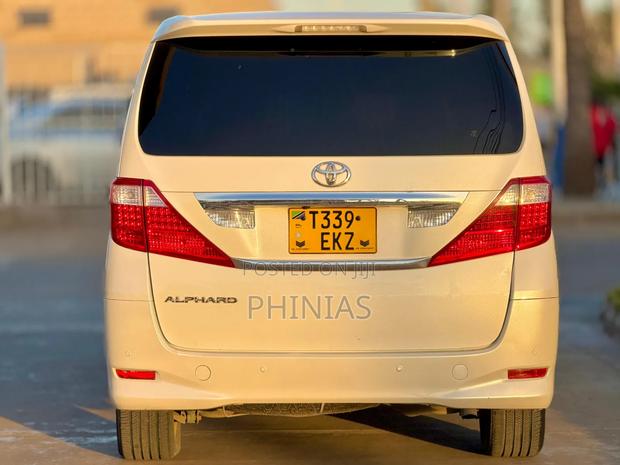 Toyota Alphard 2009 White