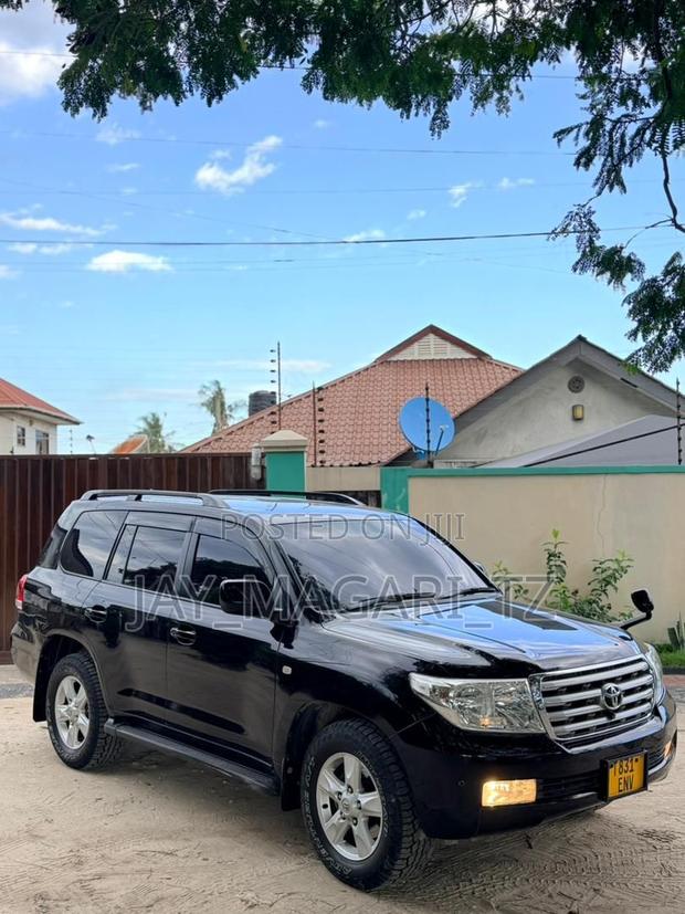 Toyota Land Cruiser 2010 Black