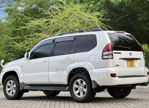 Toyota Land Cruiser Prado 2006 White