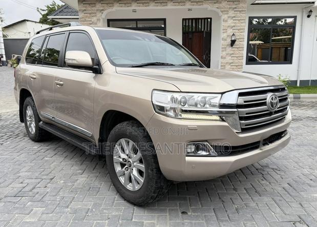 Toyota Land Cruiser 2017 Gold