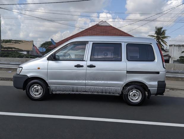 Toyota LiteAce Noah 1997 Silver