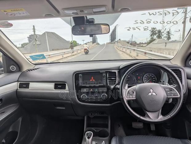 Mitsubishi Outlander 2013 Black