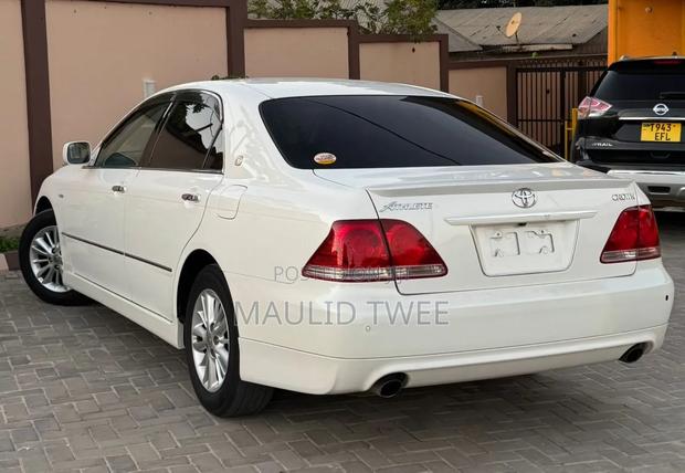 Toyota Crown 2008 White