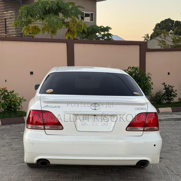 Toyota Crown 2008 White