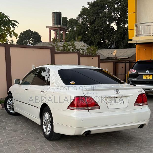 Toyota Crown 2008 White