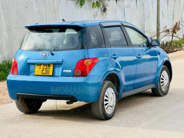 Toyota IST 2005 Blue