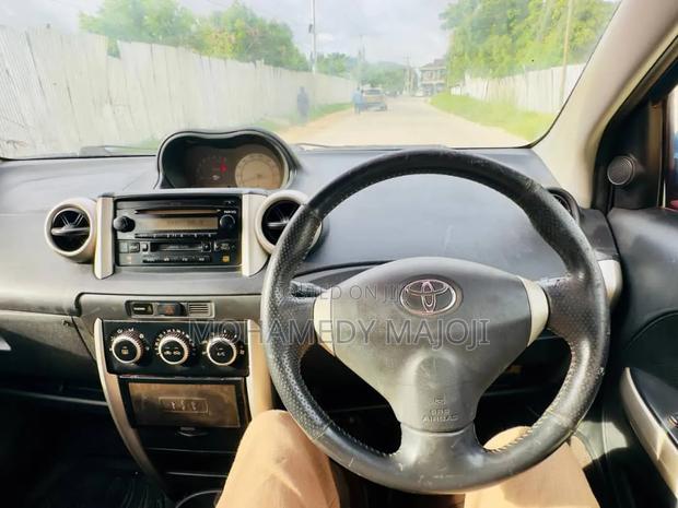 Toyota IST 2005 Blue