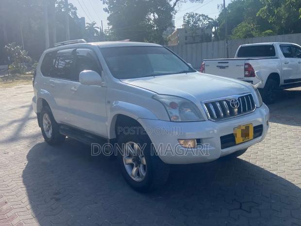 Toyota Land Cruiser Prado 2006 White