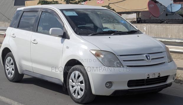 Toyota IST 2003 White