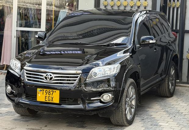 Toyota Vanguard 2013 Black