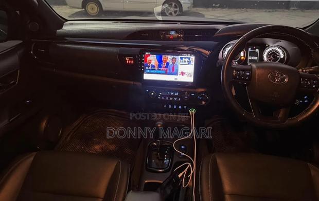 Toyota Hilux 2019 Black