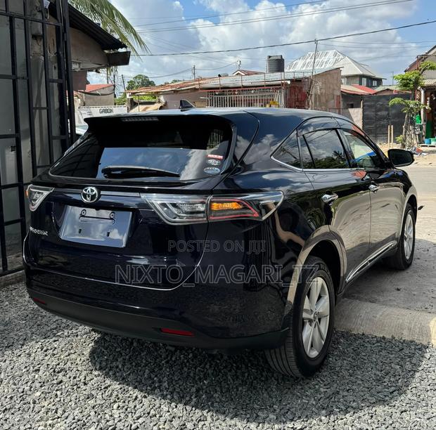 Toyota Harrier 2.0 2016 Maroon