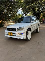 Toyota RAV4 Automatic 2000 White for sale