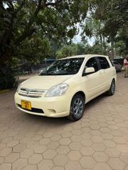 Toyota Raum 2004 Yellow for sale