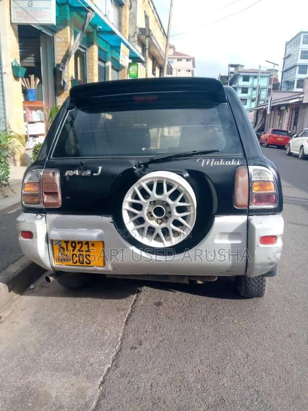 Toyota RAV4 1999 Black