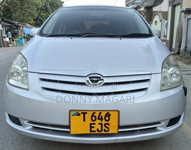 Toyota Corolla Spacio 2004 Silver