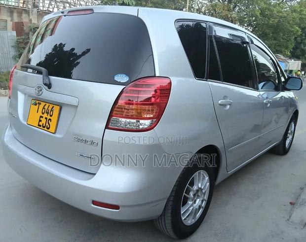 Toyota Corolla Spacio 2004 Silver