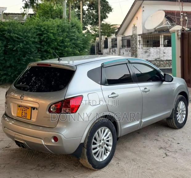 Nissan Dualis 2010 Silver