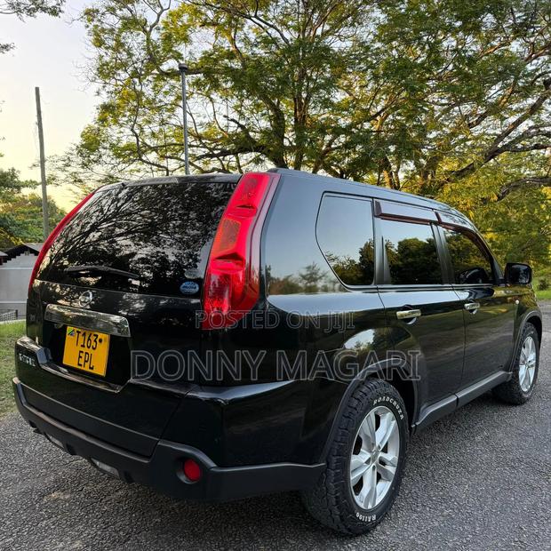 Nissan X-Trail 2010 Black