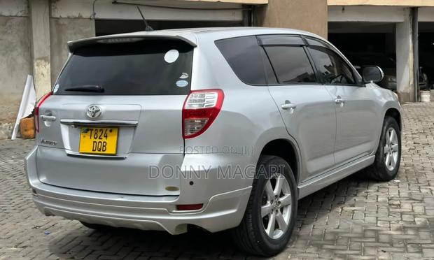 Toyota Vanguard 2009 Silver