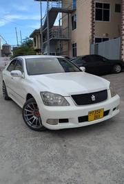 Toyota Crown Royale 2005 White for sale