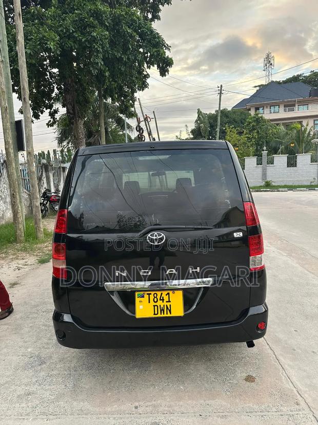 Toyota Noah 2008 Black