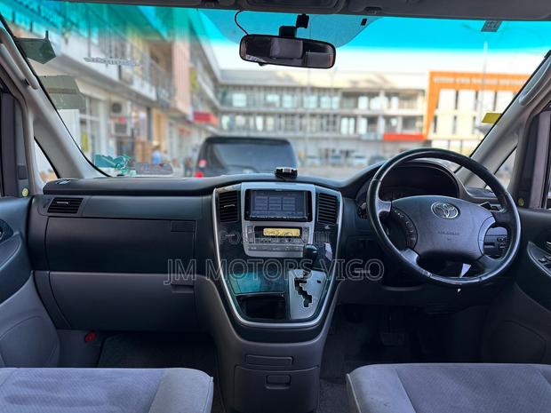 Toyota Alphard 2004 Gray