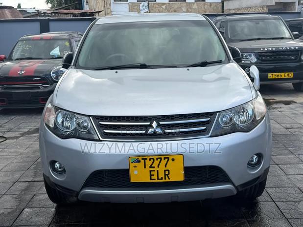 Mitsubishi Outlander 2010 Silver