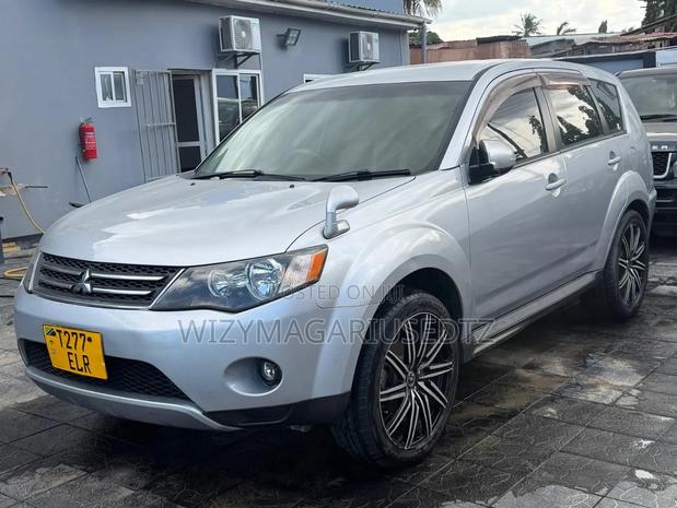 Mitsubishi Outlander 2010 Silver