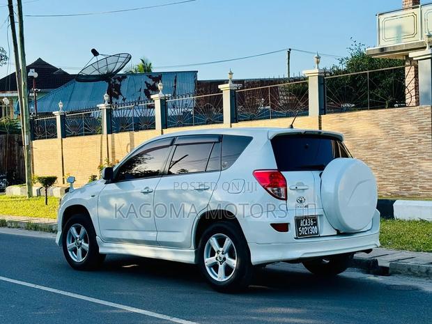 Toyota RAV4 2008 White