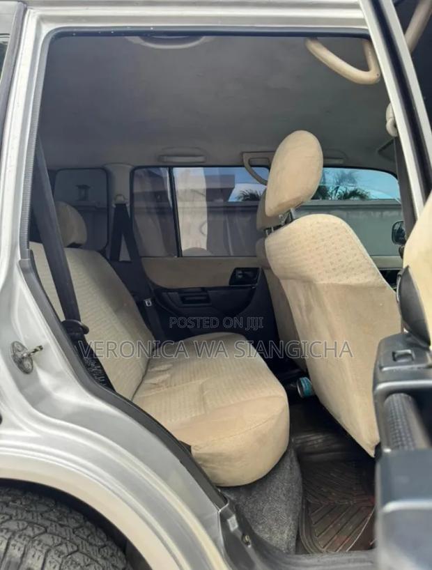 Mitsubishi Pajero 2001 Silver