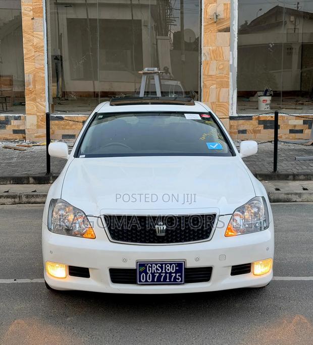Toyota Crown 2007 White