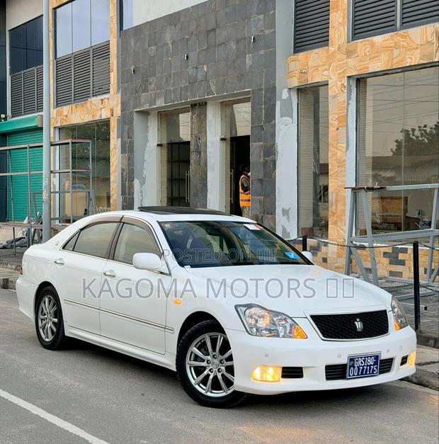 Toyota Crown 2007 White