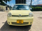 Toyota Sienta 2006 Yellow for sale