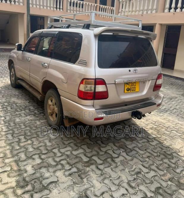 Toyota Land Cruiser 2010 Silver