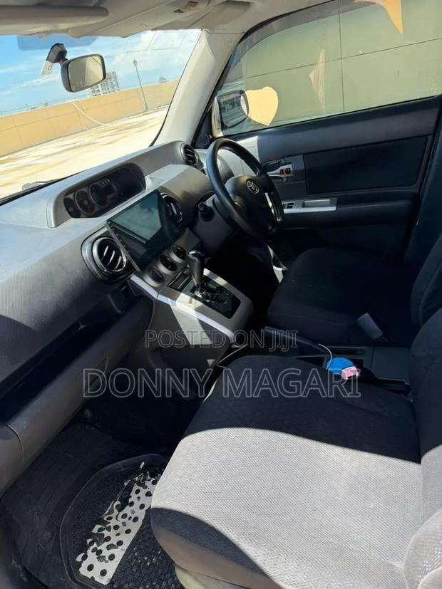 Toyota Corolla Rumion 2010 Silver