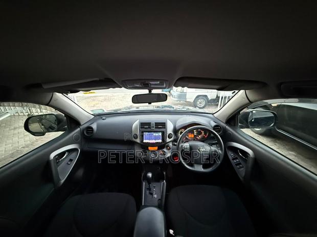Toyota Vanguard 2011 Black