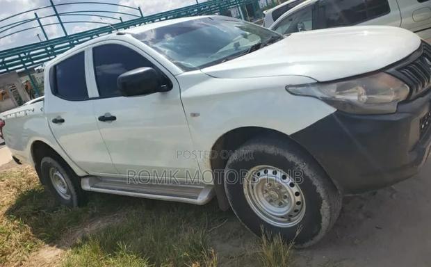 Mitsubishi L200 2008 White