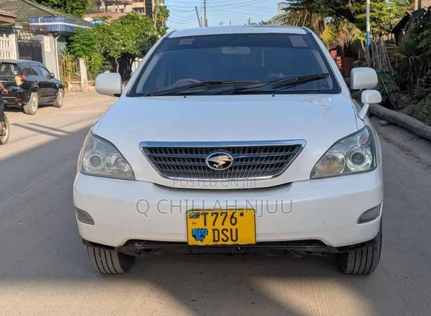 Toyota Harrier 2005 White