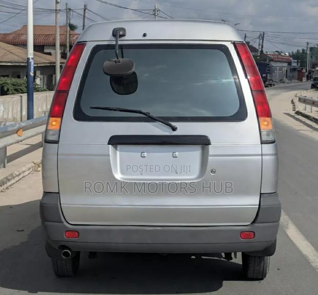 Toyota LiteAce Noah 2001 Silver