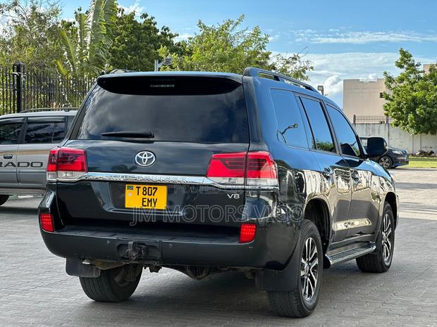 Toyota Land Cruiser Prado 2012 Gray