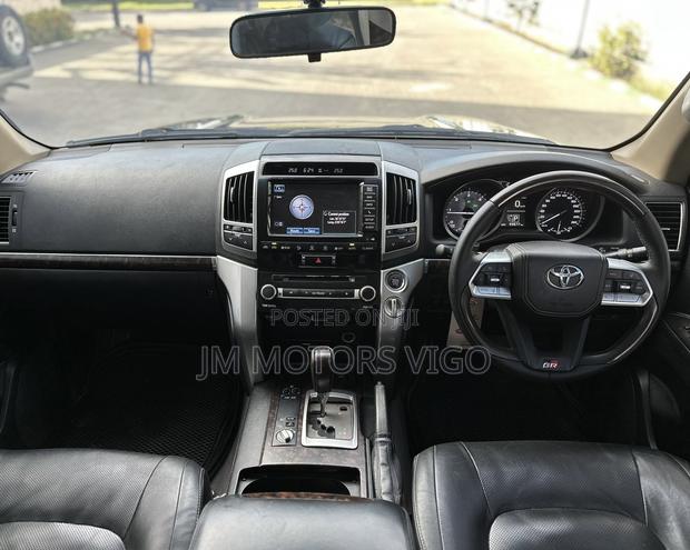 Toyota Land Cruiser Prado 2012 Gray