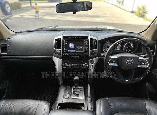 Toyota Land Cruiser 2013 Gray