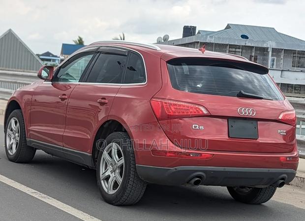 Audi Q5 2009 Red