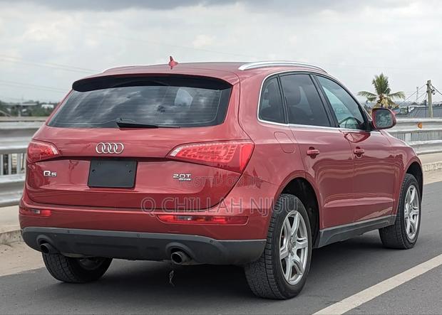 Audi Q5 2009 Red