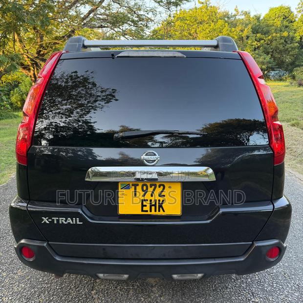 Nissan X-Trail 2.0 Petrol XE 2012 Black
